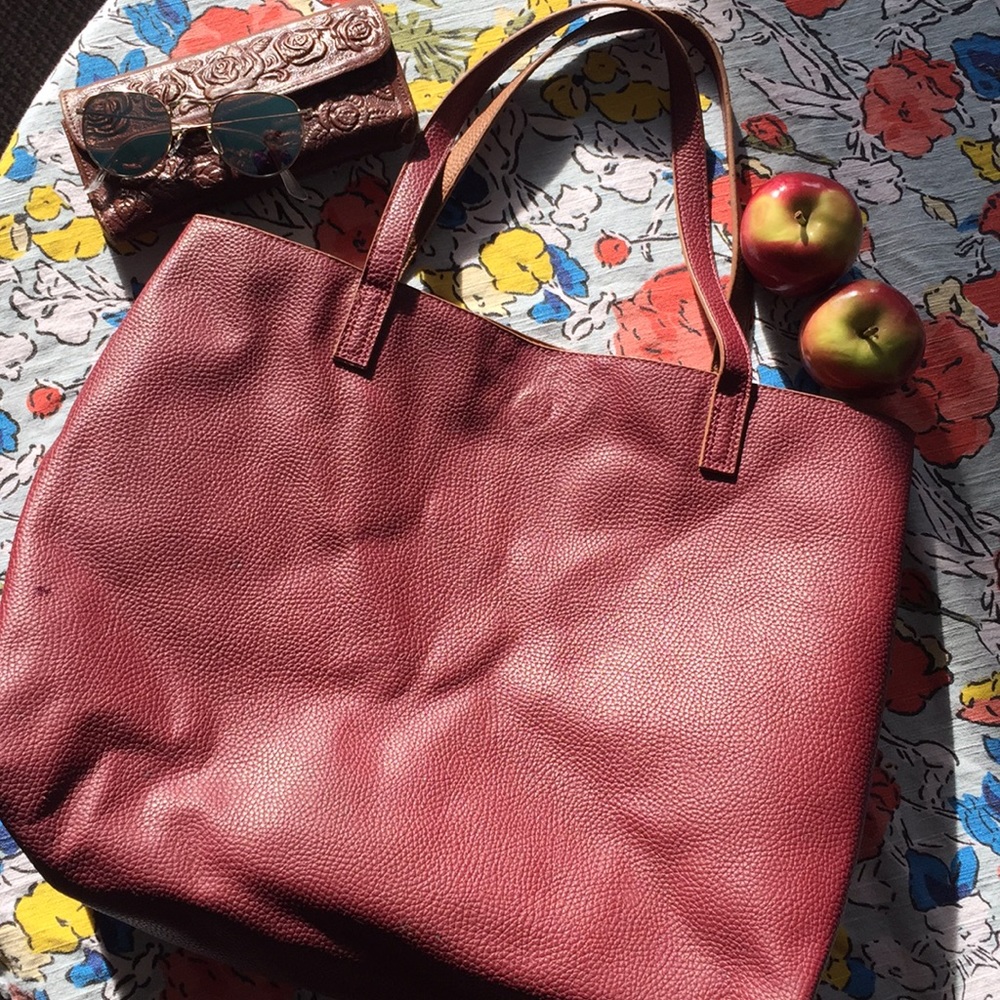 Faux leather tote - reversible